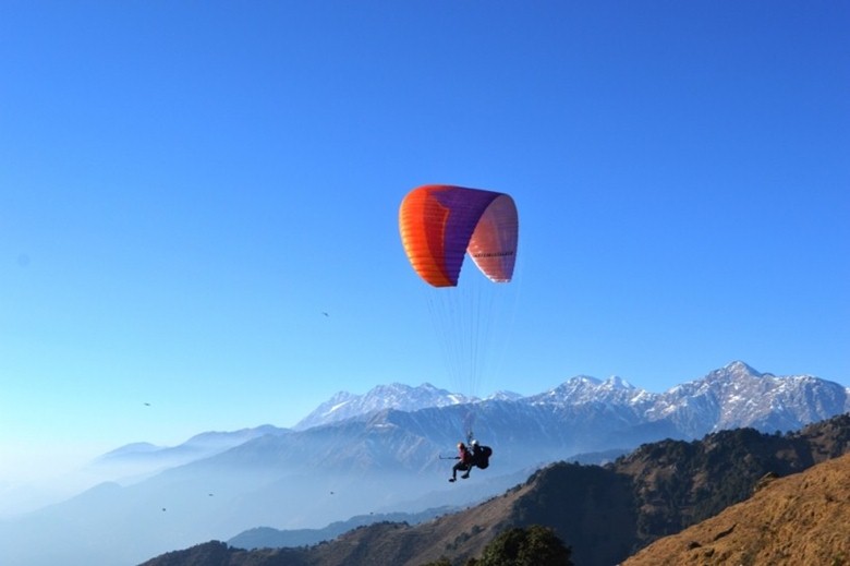paragliding in india bir