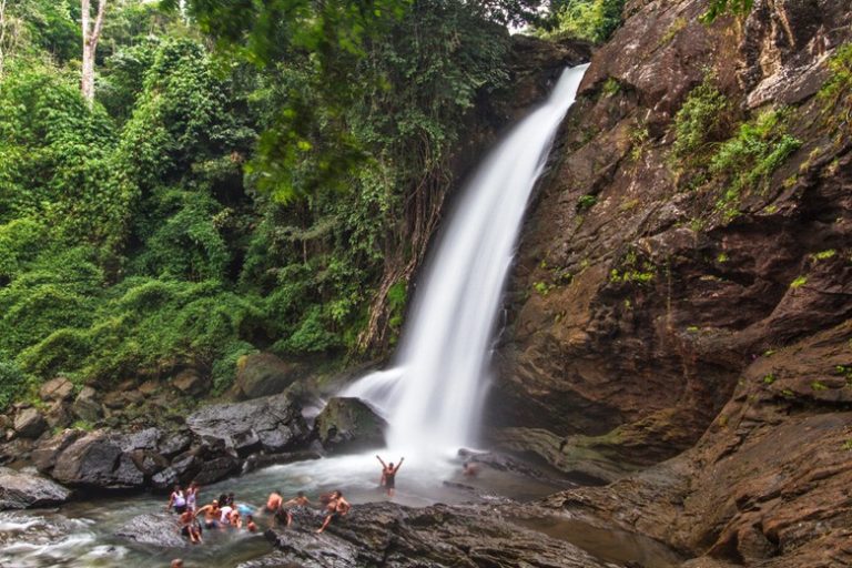 8 FABULOUS TREKKING PLACES AROUND KERALA