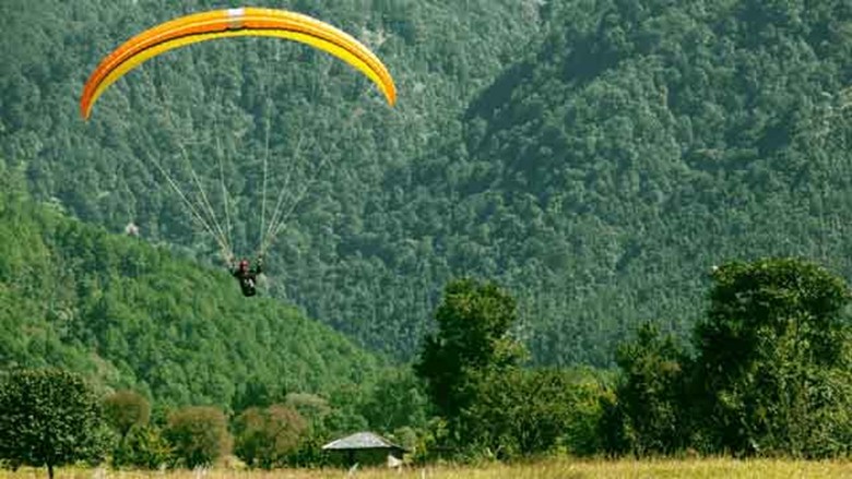 paragliding in India