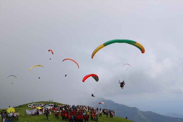 paragliding in India