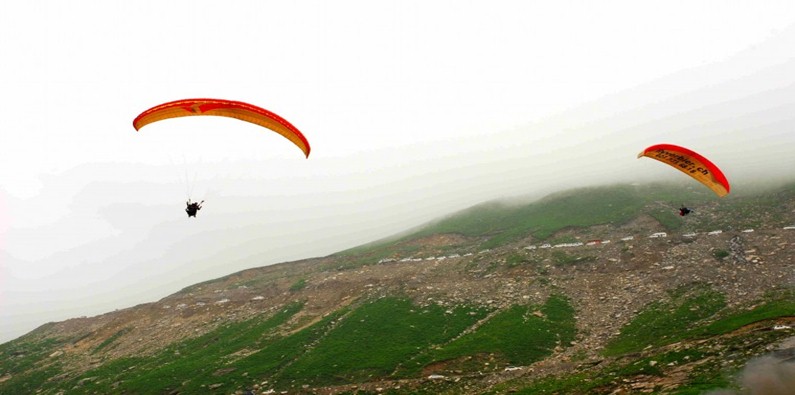 paragliding in India