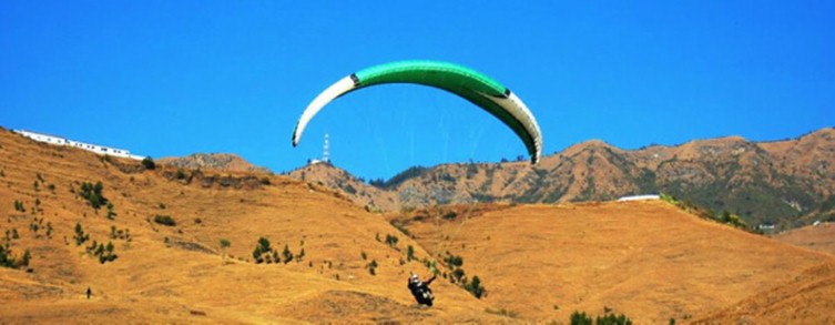 paragliding in India