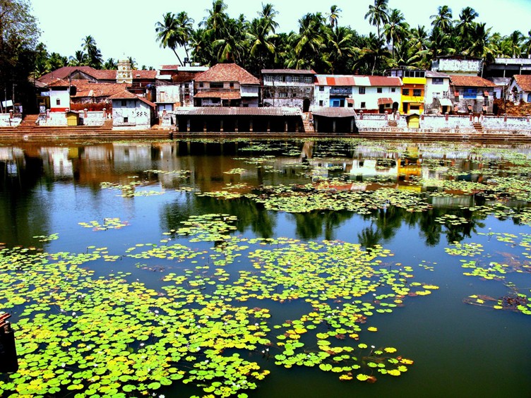 places to visit in gokarna at night