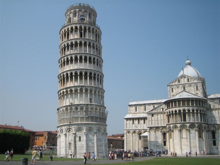 leaning tower of pisa - famous destinations in India and foreign look-alikes