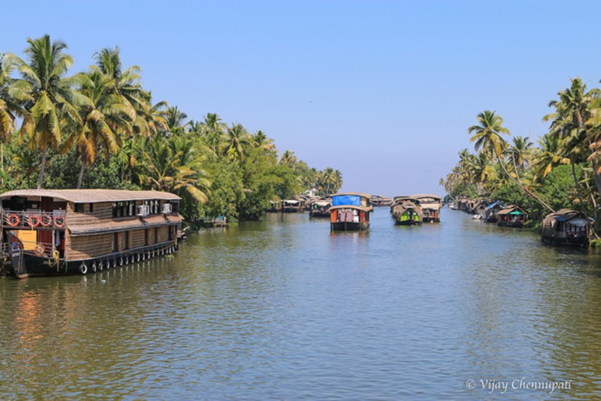 alleppey backwaters - famous destinations in India and foreign look-alikes