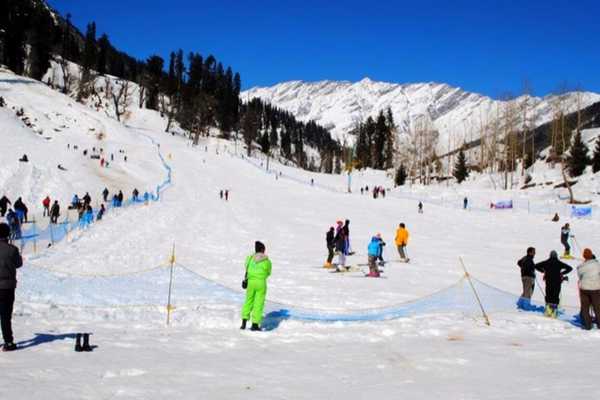 Top 5 Places to Have the Best Experience of Skiing in India