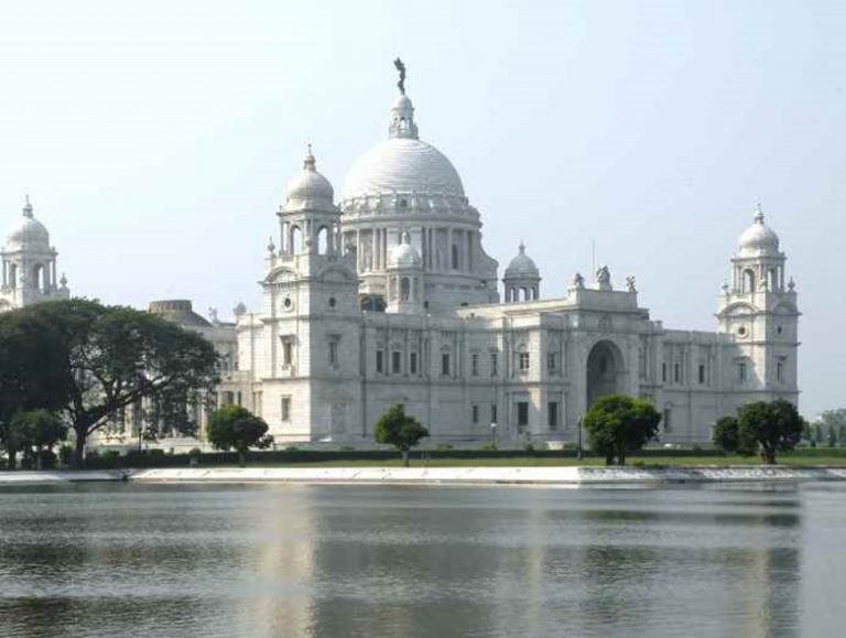 10 famous monuments and buildings built by British colonial rulers in India